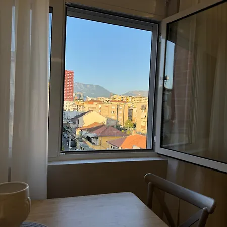 Stylish Renovated Flat With 2 Balconies & Great Natural Light Daire