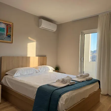 Апартаменты Stylish Renovated Flat With 2 Balconies & Great Natural Light Тирана