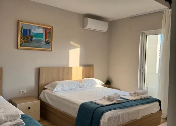 Stylish Renovated Flat With 2 Balconies & Great Natural Light